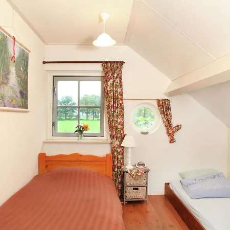 Holiday Home In Bronckhorst With Garden Casa de Férias